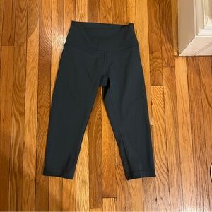 Lululemon EUC Wunder Under Hi-Rise 1/2 Tight *17" Green Sz 4